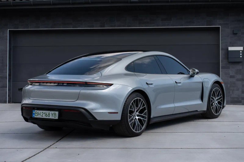 Porsche Taycan 2023 возможен Обмен — фото 2