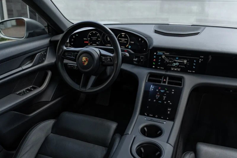 Porsche Taycan 2023 возможен Обмен — фото 4