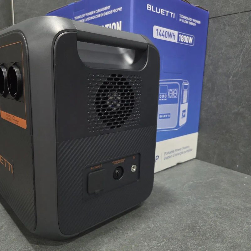 Портативна зарядна станція BLUETTI AC180P (1440Wh / 1800W) — фото 3