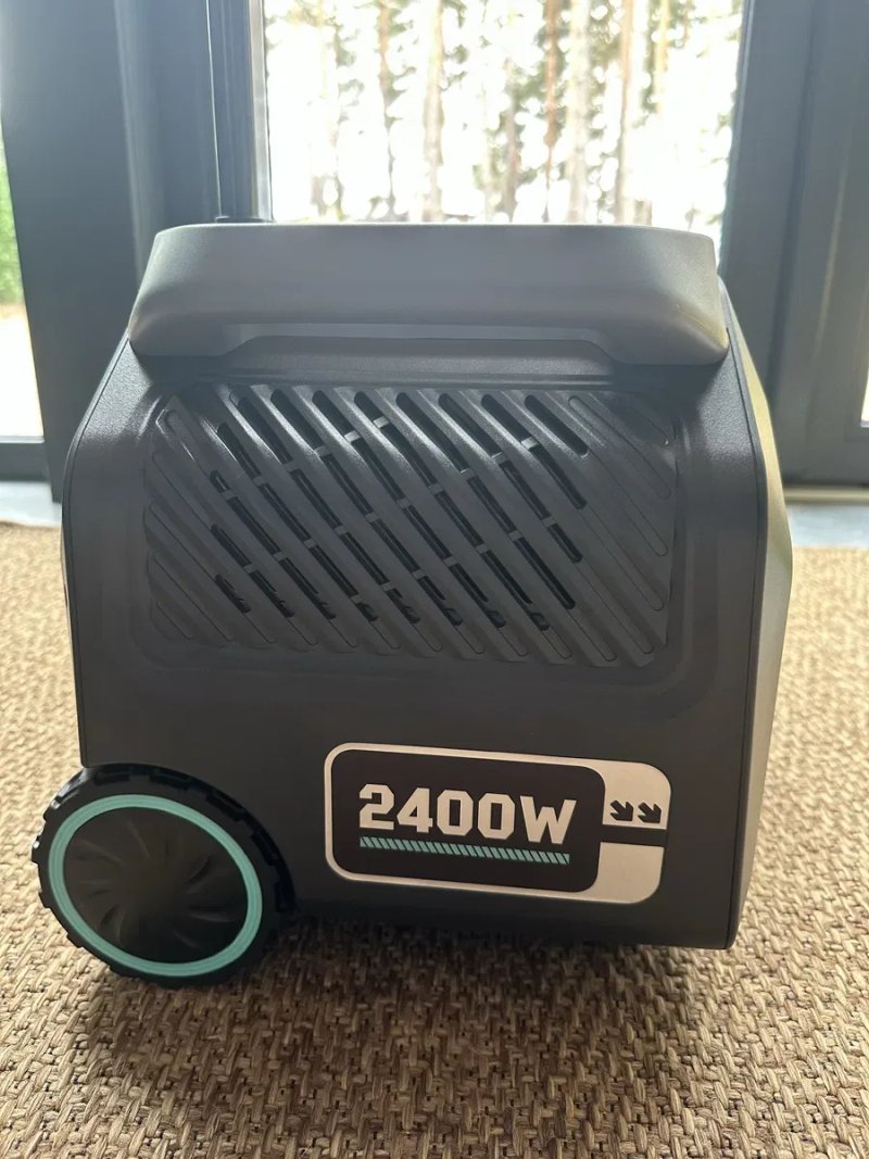 Портативна зарядна станція IEE P2400 — 2400W / 2048Wh — фото 2