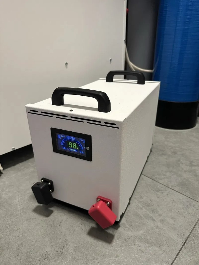 Портативна зарядна станція IEE P2400 — 2400W / 2048Wh — фото 6