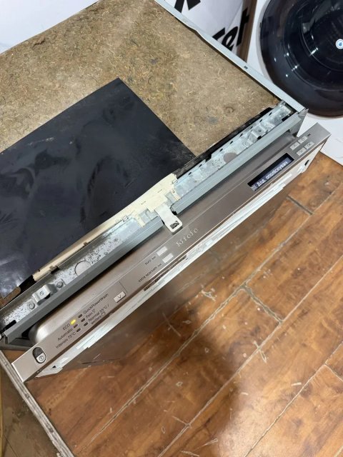 Посудомийна машина Miele
