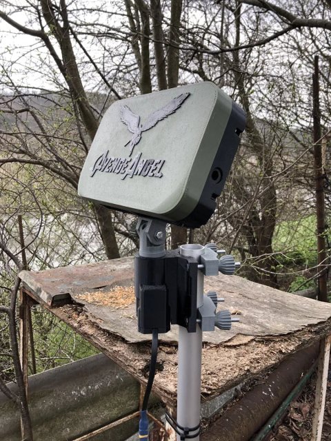 Поворотний механізм для антен на базі сервоприводу