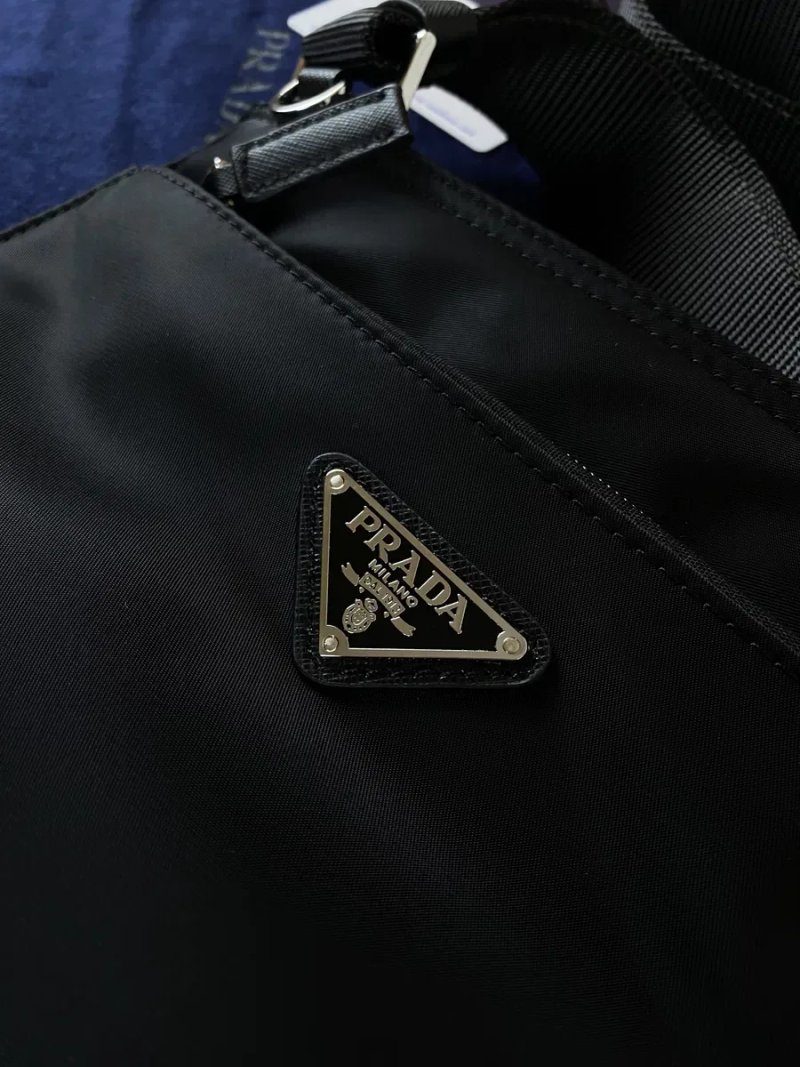 Prada Lampo Nylon Shoulder Bag Nero — фото 2
