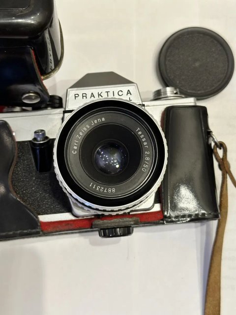 Praktica L  Tessar 2.8, 50 mm.