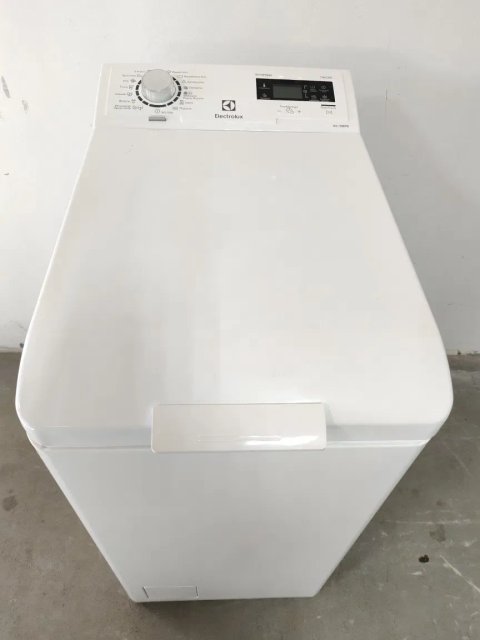 Пральнa машина ELEKTROLUX  , з Європи. 2018 рік. Відмінний стан. 6 KG