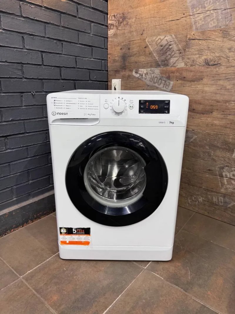 Пральна, стиральная машина з доставкою Indesit OMTWSA61053WK, занос — фото 4
