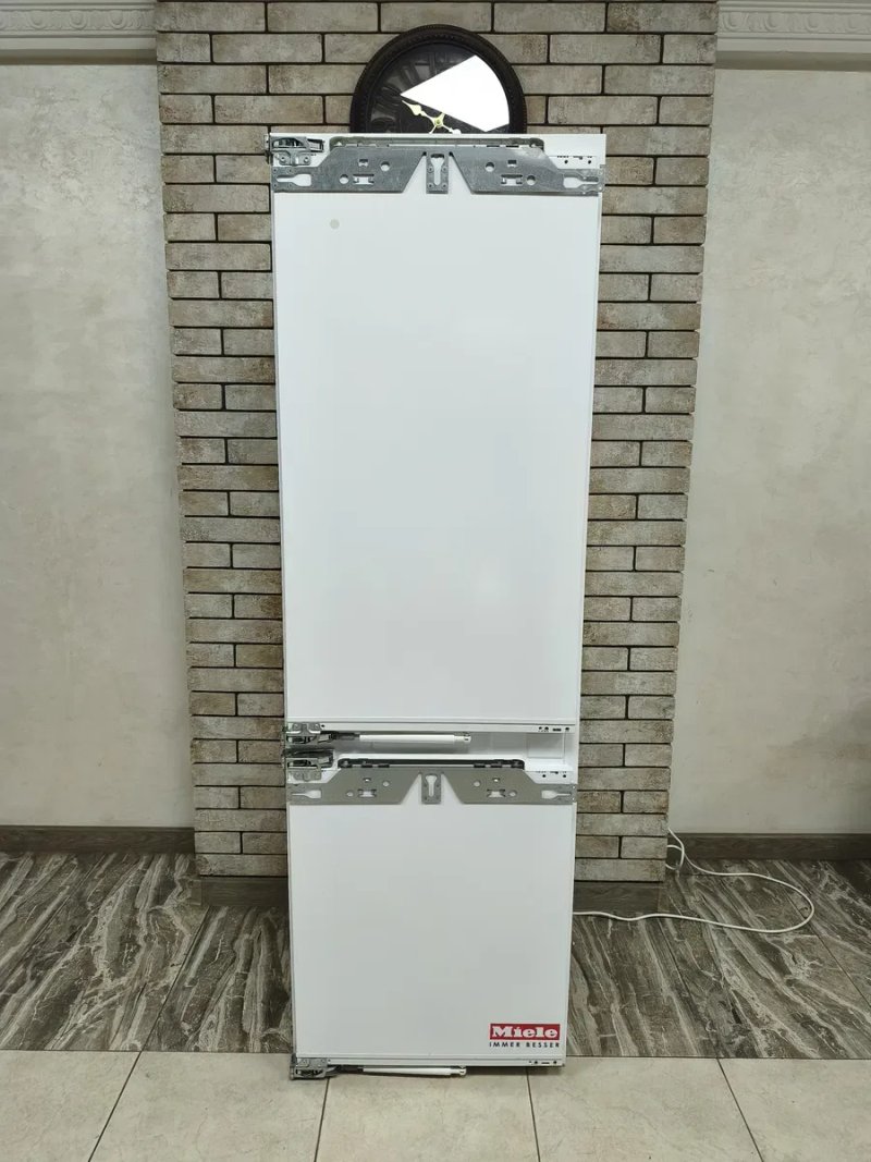 Преміальний вбудований двокамерний холодильник Miele KFN 37682 iD NoFrost PerfectFresh — фото 3
