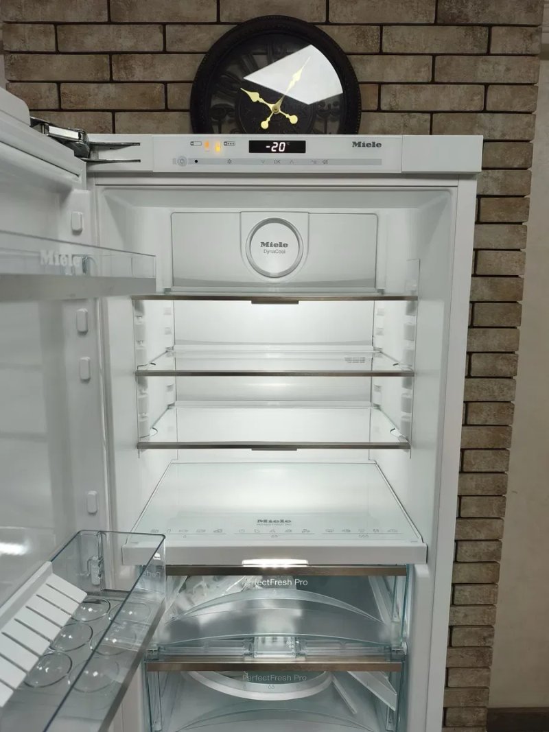 Преміальний вбудований двокамерний холодильник Miele KFN 37682 iD NoFrost PerfectFresh — фото 6