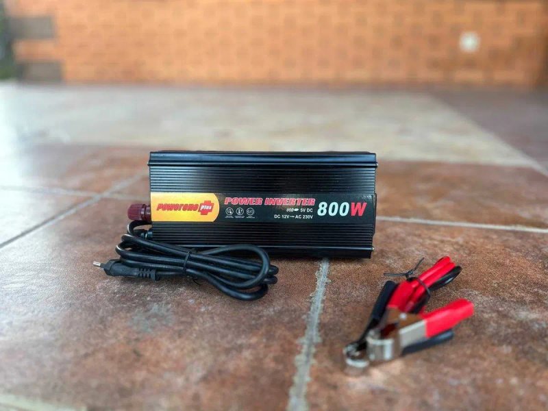 Преобразователь 12-220v 800w инвертор c зарядным. Для котлов, насосов — фото 2