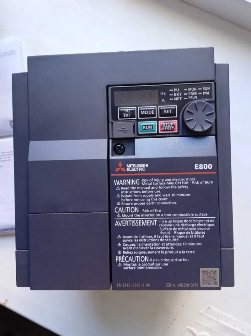 Преобразователь частоты Mitsubishi Electric FR-E840-0040-4-60 2.2kW — фото 3