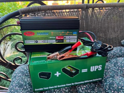 Преобразователь инвертор напряжения 3200 W 12/220V UPS з зарядним ИБП