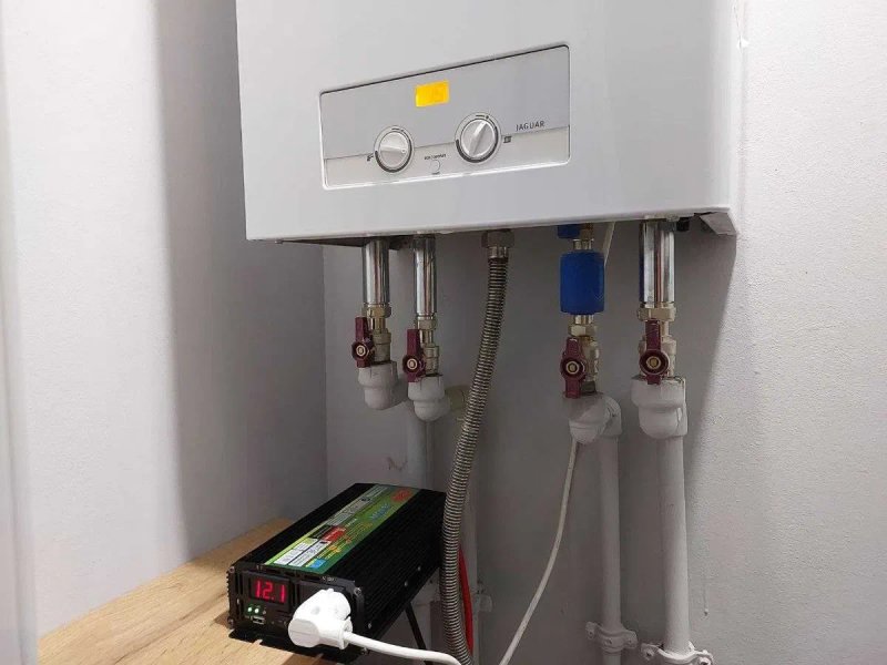 Преобразователь инвертор напряжения 3200 W 12/220V UPS з зарядним ИБП — фото 6