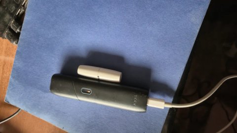 Пристрій для нагрівання тютюну IQOS Originals ONE у графітовому кольорі