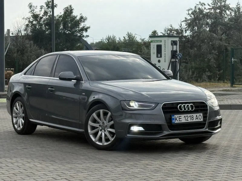 Продам Audi A4 2014 год 2.0 S-Line — фото 2