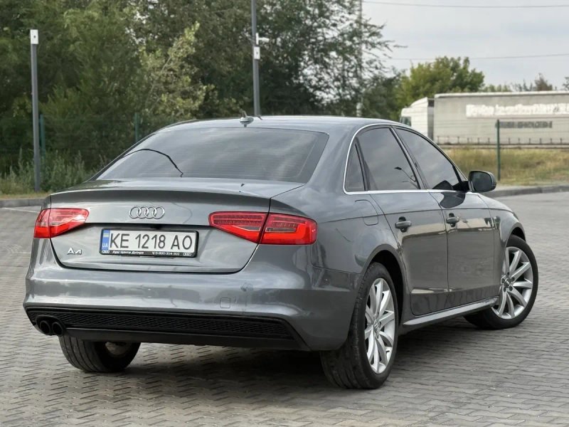 Продам Audi A4 2014 год 2.0 S-Line — фото 3