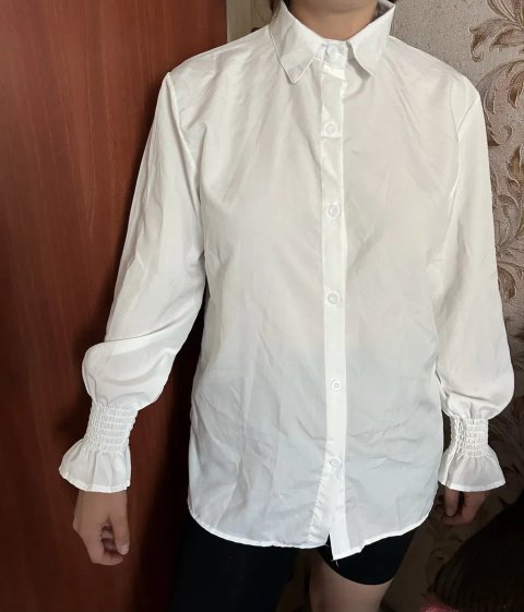Продам білу блузку розмір M/L