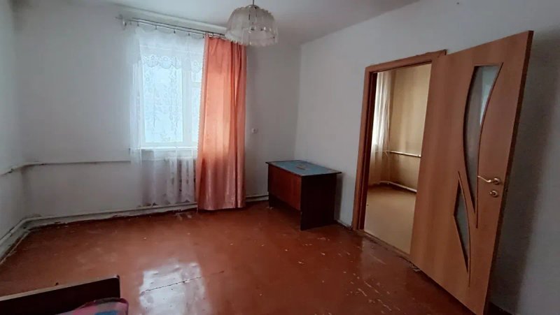 Продам будинок з ділянкою 5 соток. Є газ, центр. вода, єлектрика. — фото 4