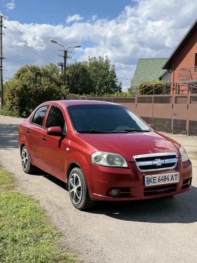 Продам Chevrolet Aveo 2010 року, 1.5 Газ/Бензин — фото 3