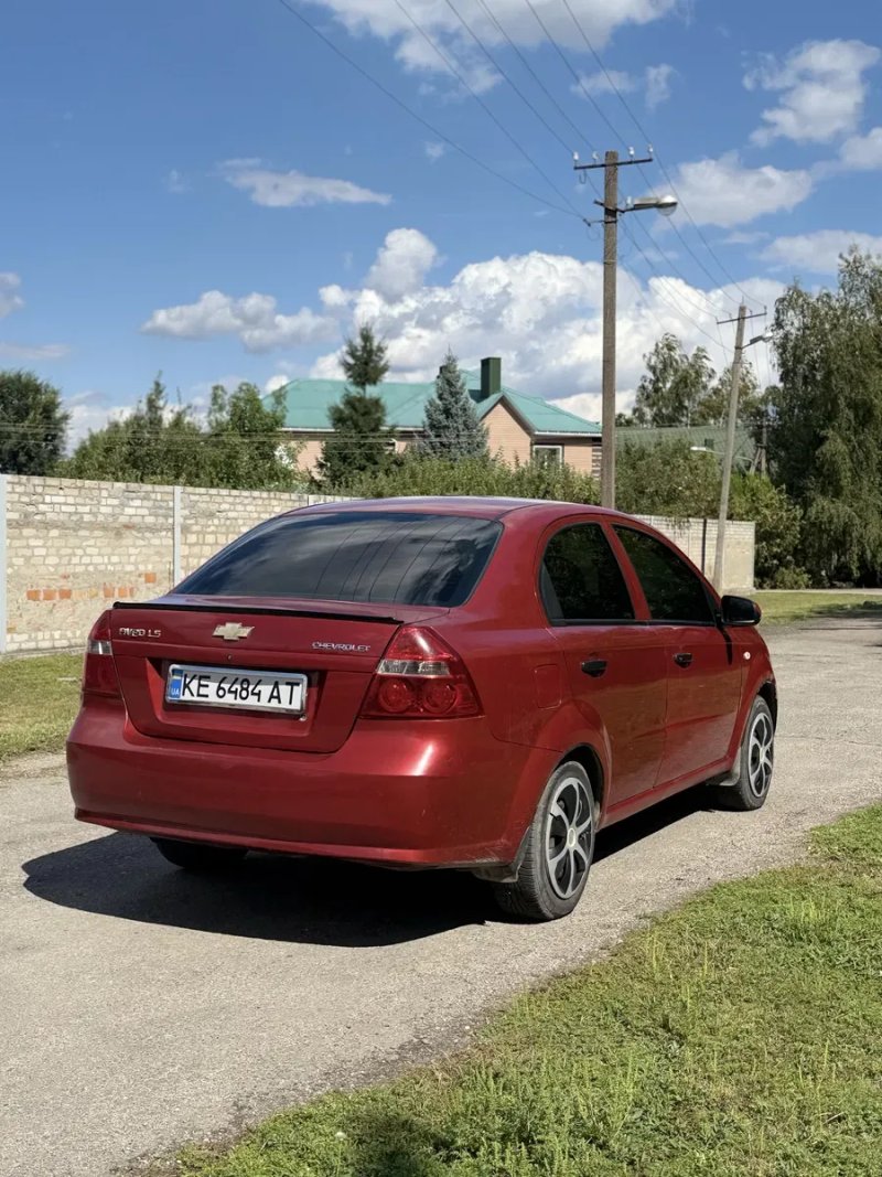 Продам Chevrolet Aveo 2010 року, 1.5 Газ/Бензин — фото 4