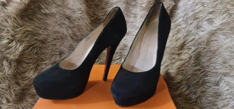 Продам Christian Louboutin Bianca 140 женские сапоги Antonio Gelo