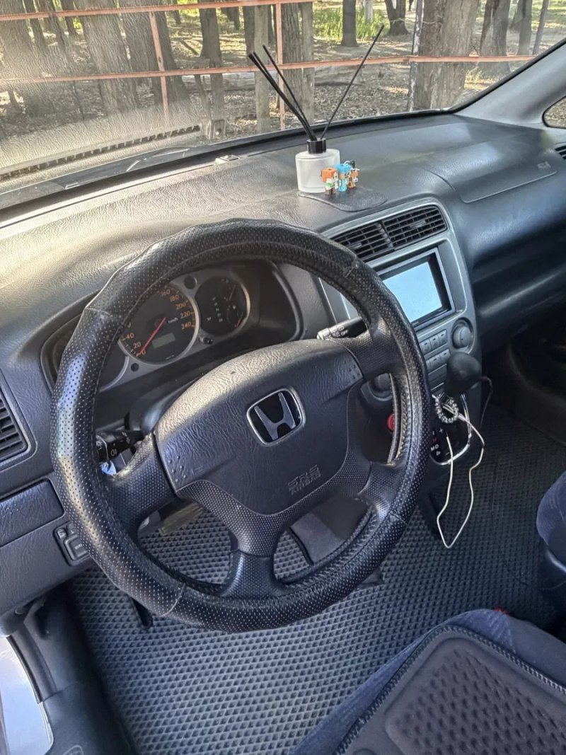 Продам Honda Stream — фото 6