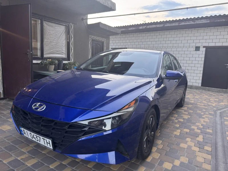 Продам HYUNDAI ELANTRA VII 2022 року 2.0 бензин — фото 2