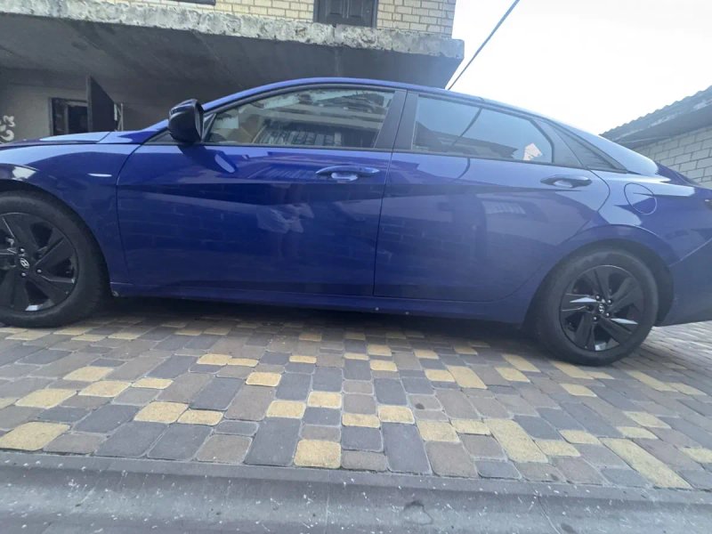 Продам HYUNDAI ELANTRA VII 2022 року 2.0 бензин — фото 3