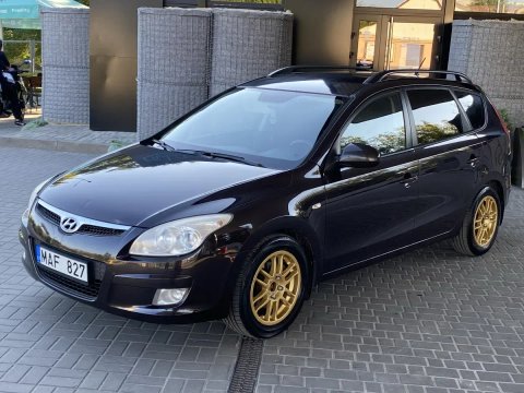 Продам Hyundai i30 в идеальном состоянии 1.6 турбо дизель