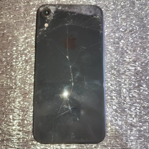 Продам Iphone XR неробочий