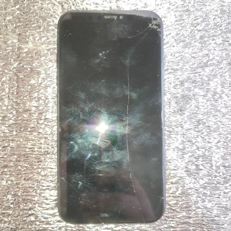 Продам Iphone XR неробочий — фото 2