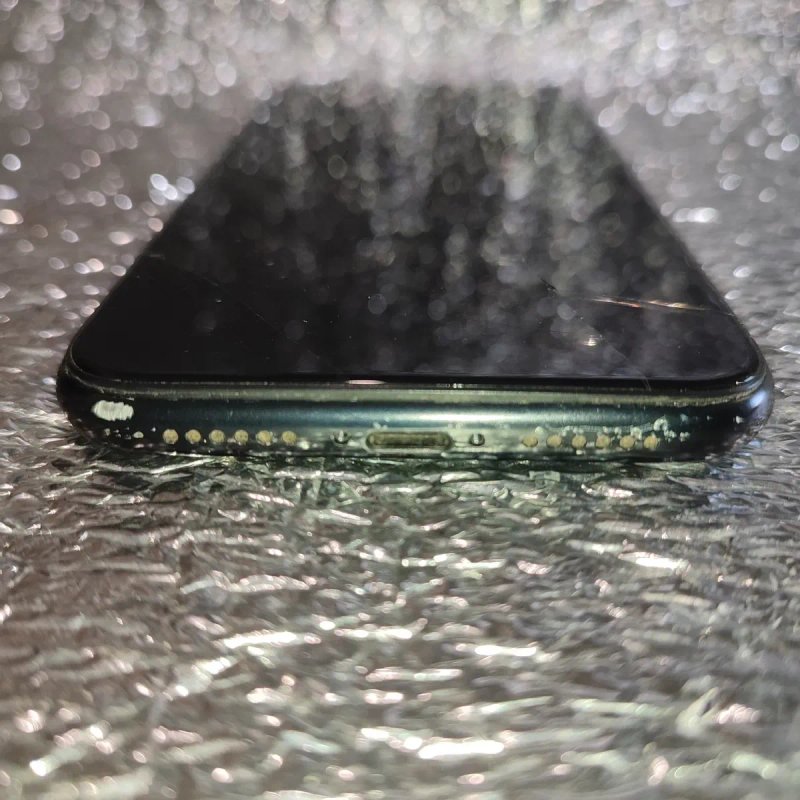 Продам Iphone XR неробочий — фото 3