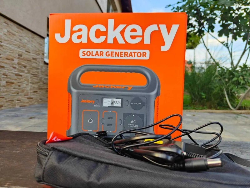 Продам Jackery Explorer 240EU – портативна зарядна станція 240 Wh — фото 3