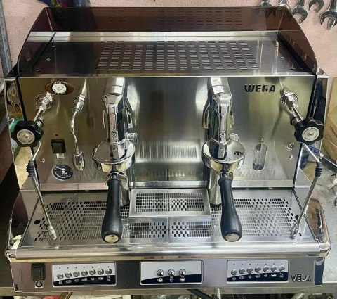 Продам кавоварку Wega