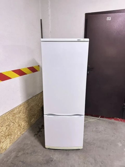 Продам холодильник Atlant хм1107 Доставлю