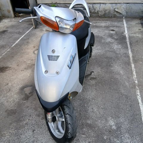 Продам хороший скутерок , ракета ,