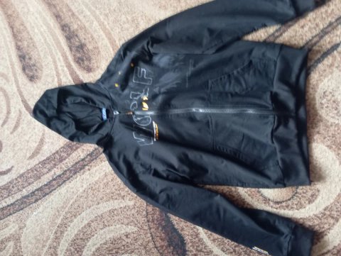 Продам кофту на замку. Ціна 150грн Розмір 10-13років Всі питання у лс.