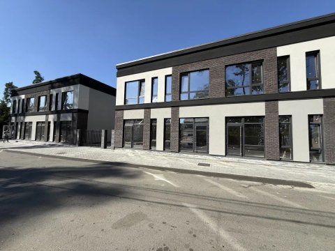 Продам комерційне приміщення 36 м² з паркомісцем біля Центрального парку, Ірпінь.