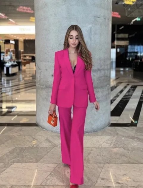 Продам костюм ZARA , піджак та брюки на XS розміри