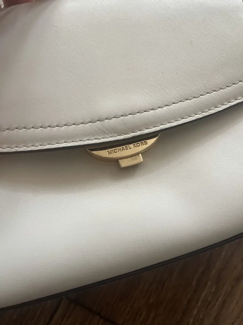 Продам кожаную белую сумочку Michael Kors! Оригинал! Пости новая! Недорого! — фото 7
