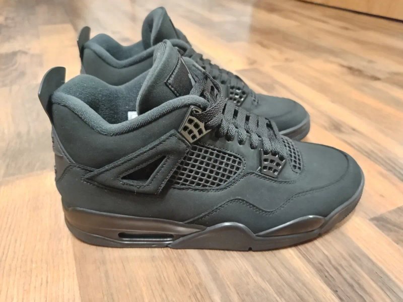 Продам кросівки Air Jordan 4 Retro "Black Cat" — фото 2