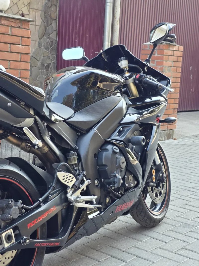 Продам легендарний мот Yamaha R1 1000куб. З пробігом всього18тис!
В дуже гарному та доглянутому стані! — фото 6