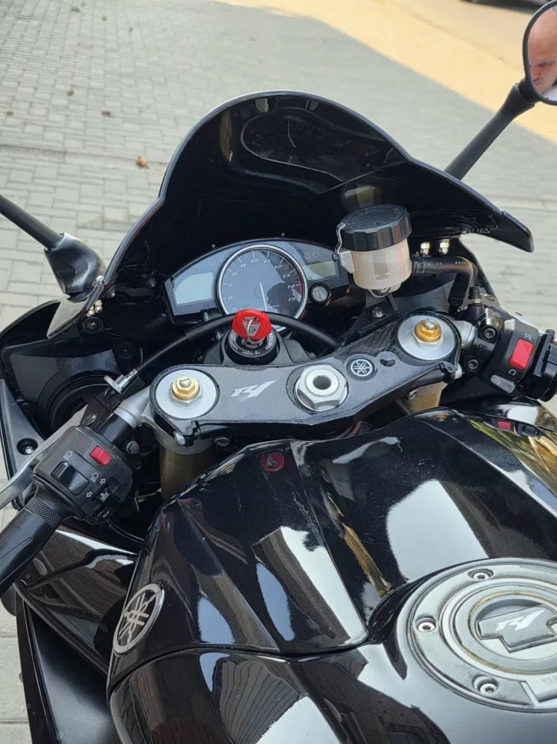 Продам легендарний мот Yamaha R1 1000куб. З пробігом всього18тис!
В дуже гарному та доглянутому стані! — фото 7