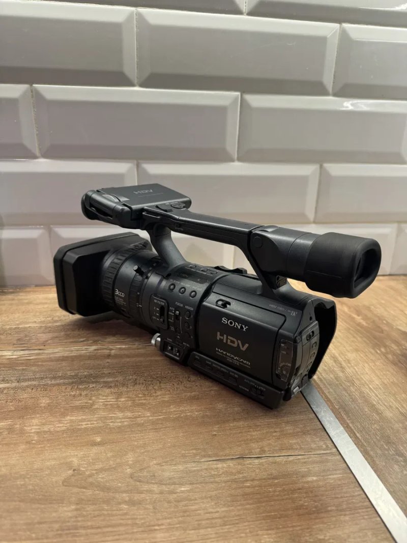 Продам легендарну напівпро-фесійну цифрову відеокамеру Sony HDR-FX1e в суперовому стані — фото 2