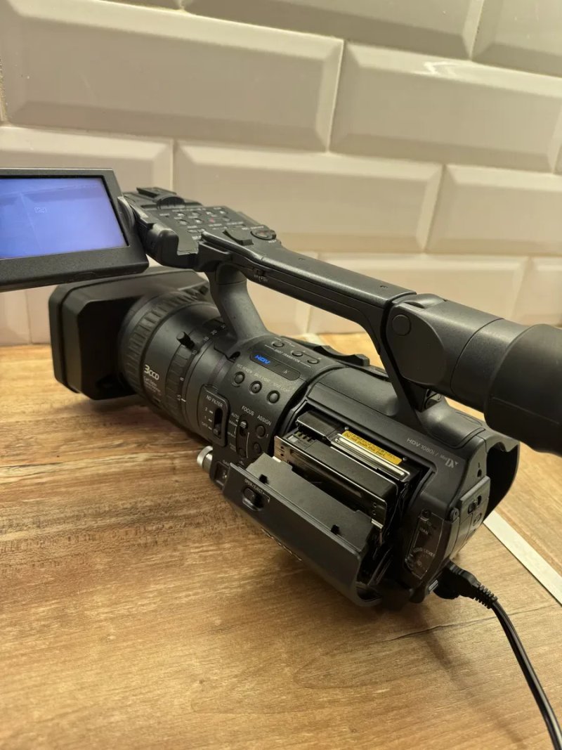 Продам легендарну напівпро-фесійну цифрову відеокамеру Sony HDR-FX1e в суперовому стані — фото 5