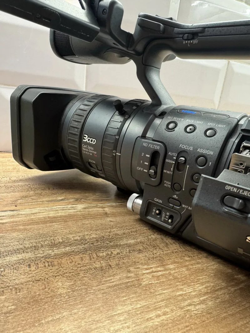Продам легендарну напівпро-фесійну цифрову відеокамеру Sony HDR-FX1e в суперовому стані — фото 6