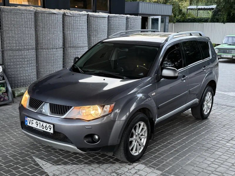 Продам Mitsubishi Outlander 2.0 турбо дизель 4х4 в идеальном состоянии — фото 2