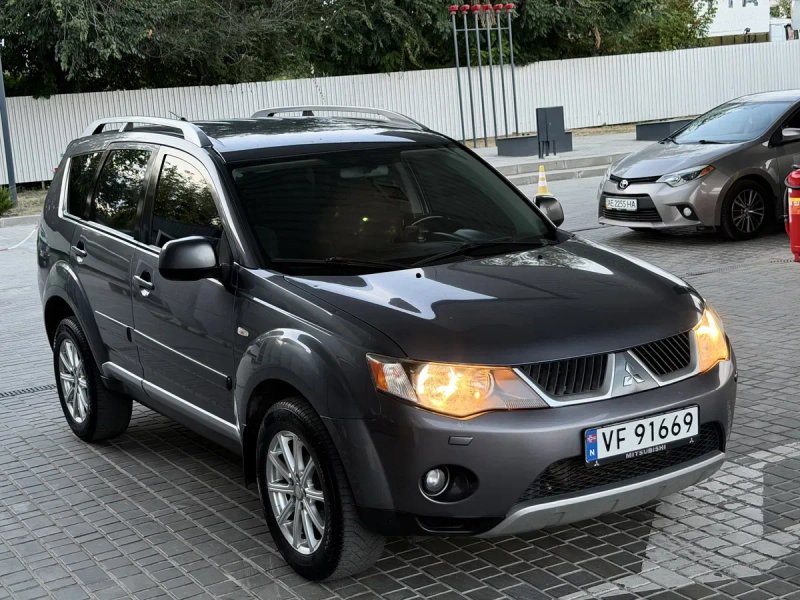 Продам Mitsubishi Outlander 2.0 турбо дизель 4х4 в идеальном состоянии — фото 3