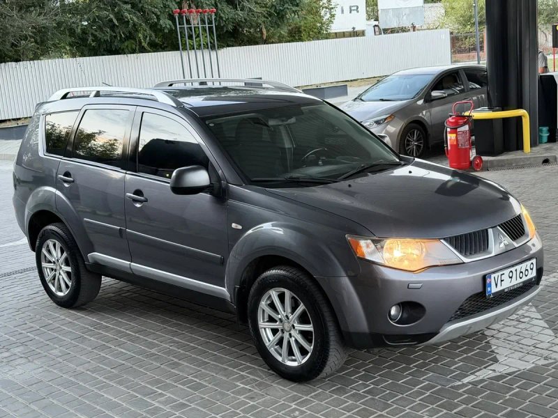 Продам Mitsubishi Outlander 2.0 турбо дизель 4х4 в идеальном состоянии — фото 5