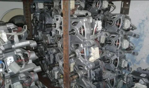 Продам мотори для пральних машин автомат.
